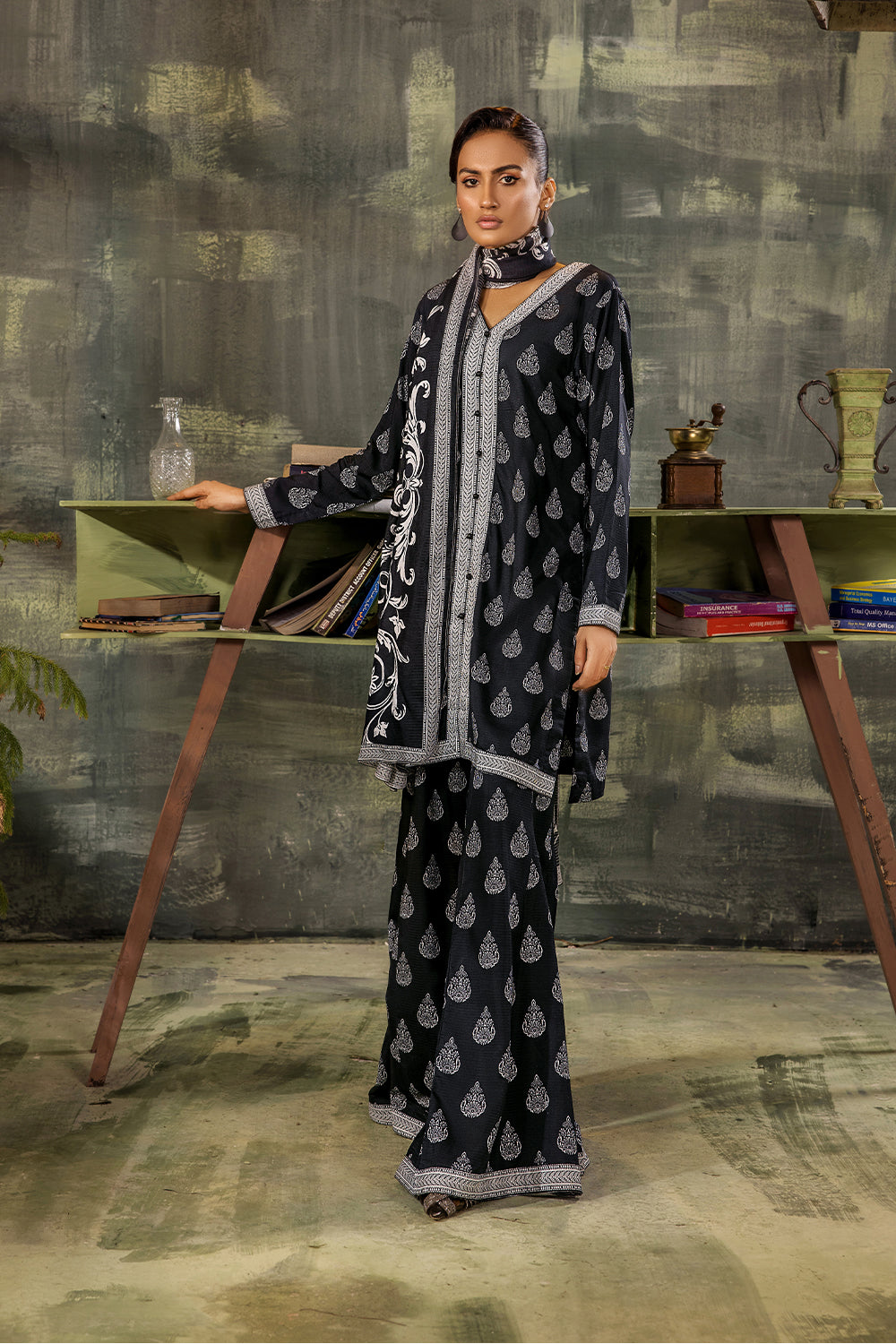 MLO02 | 3 PC UNSTITCHED